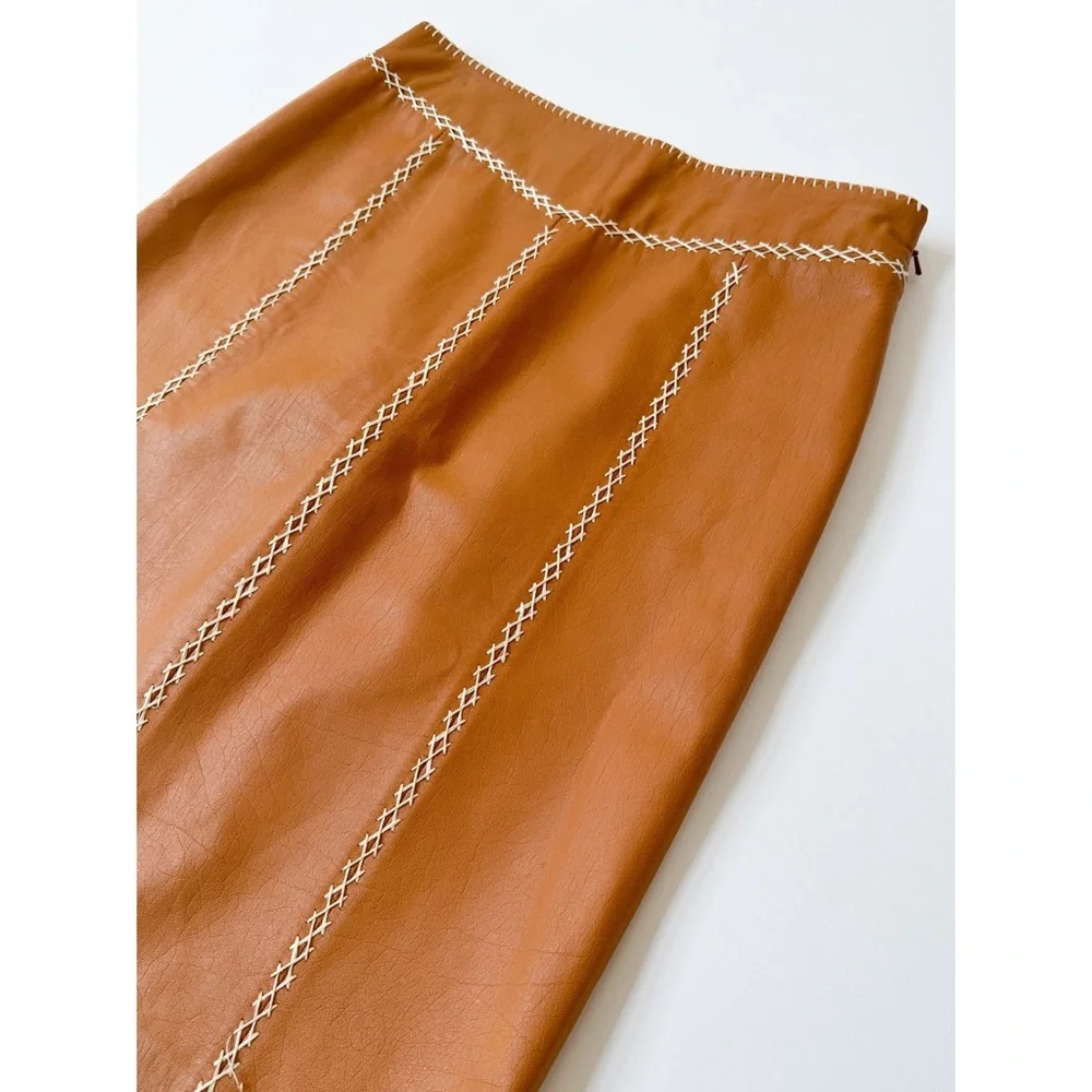 Vintage GAP Leather Skirt - Picture 9 of 9